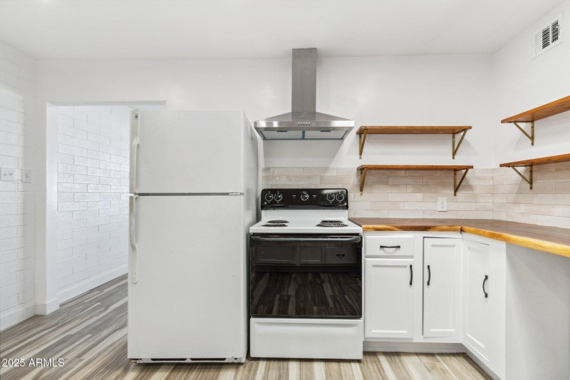 15-web-or-mls-11135-w-florida-ave