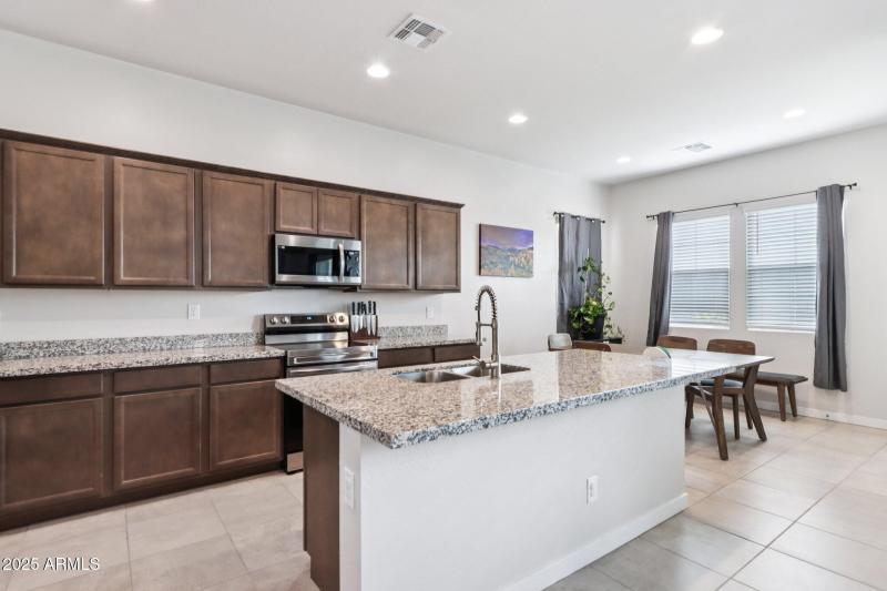 13-web-or-mls-E Spruce Dr-S2307-011