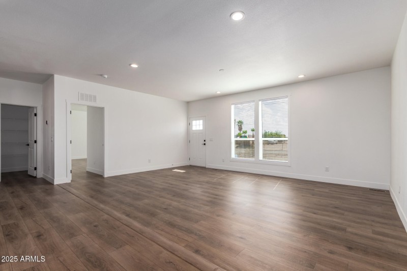 23077 W MILTON DR