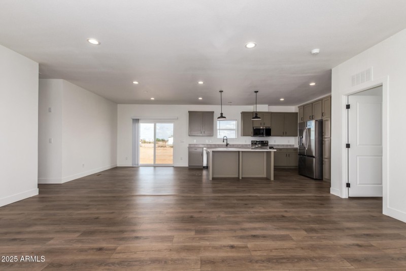 23077 W MILTON DR