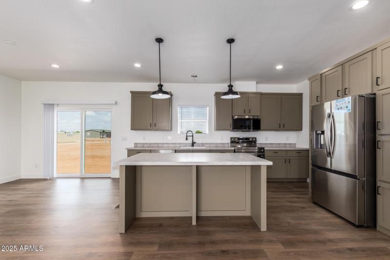 23077 W MILTON DR