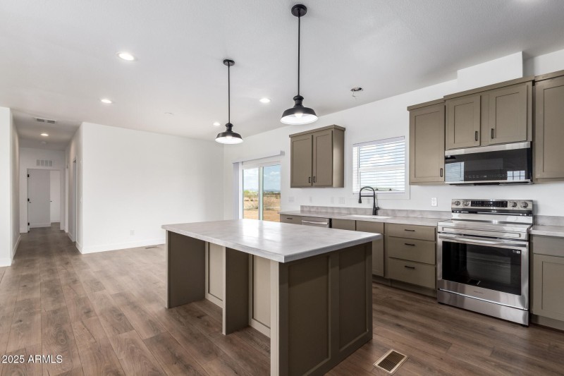 23077 W MILTON DR