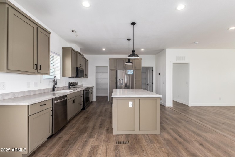 23077 W MILTON DR