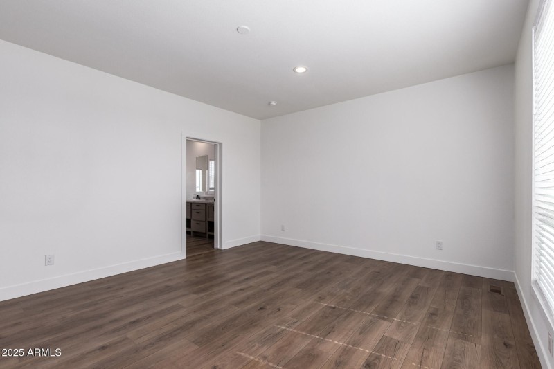 23077 W MILTON DR