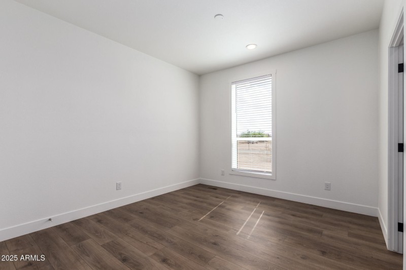 23077 W MILTON DR