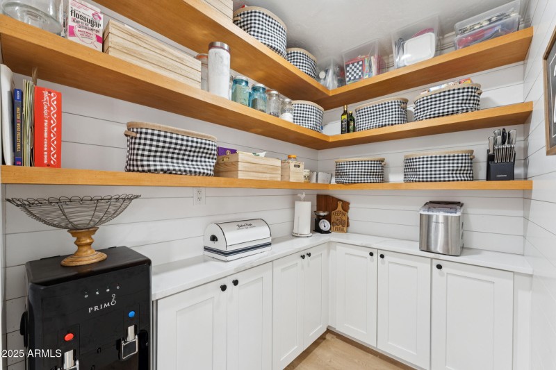 Walk-in Pantry