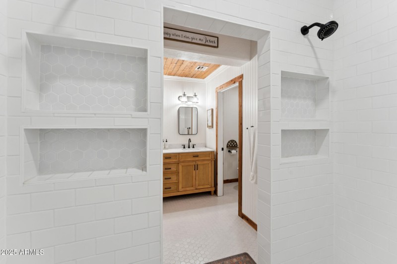 Master Bath Shower Detail
