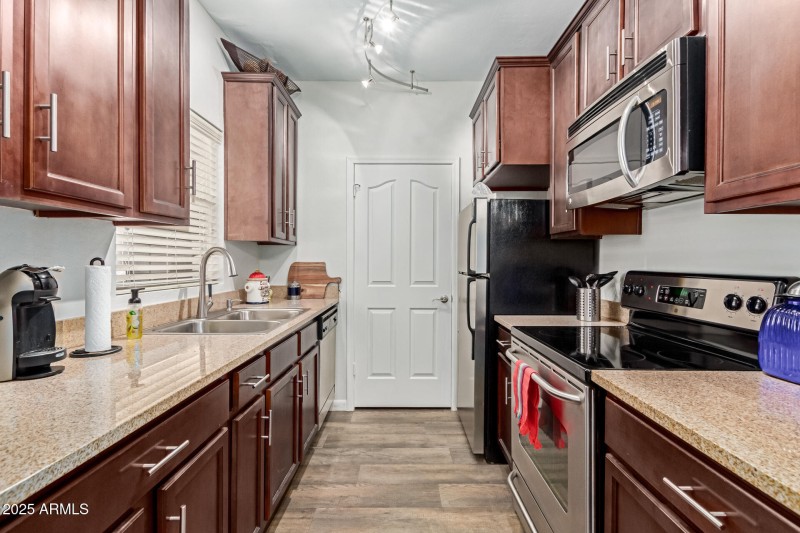 03 Kitchen