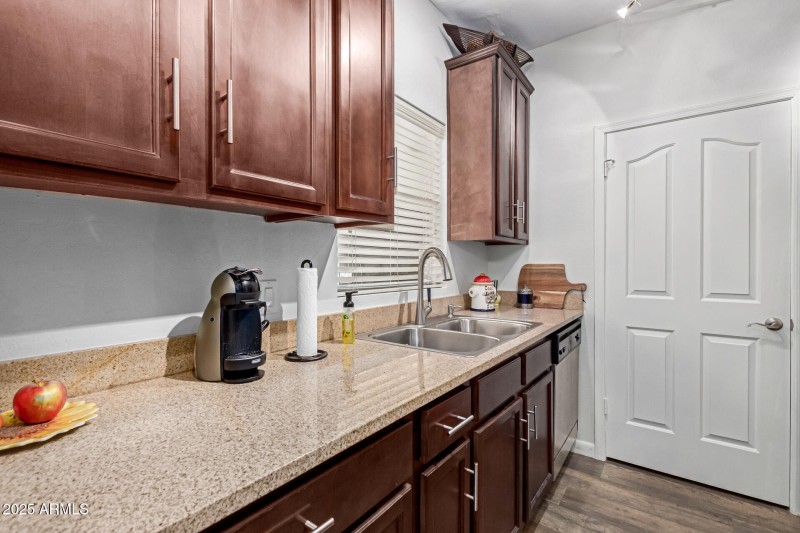 05 Kitchen