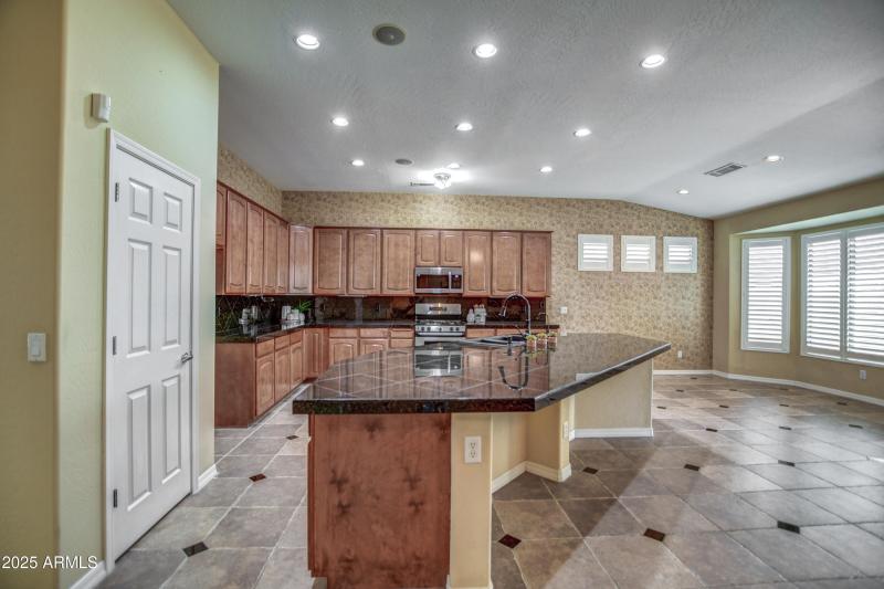 Large eat-in kitchen