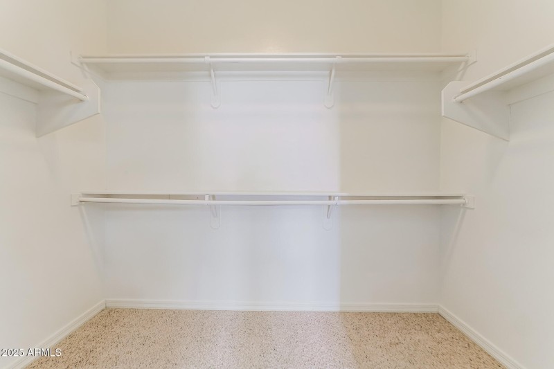 014-photo-walk-in-closet-14343431