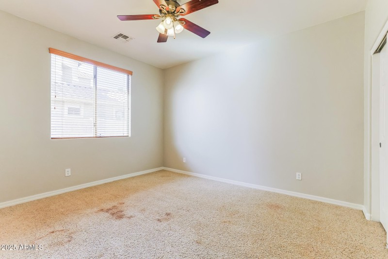 016-photo-bedroom-14343448