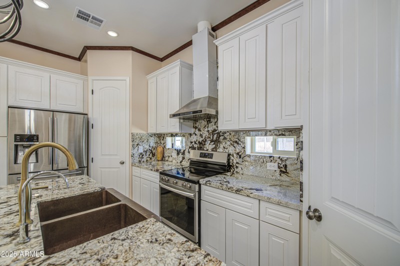 Kitchen 11