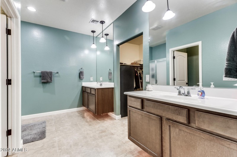 Primary bath