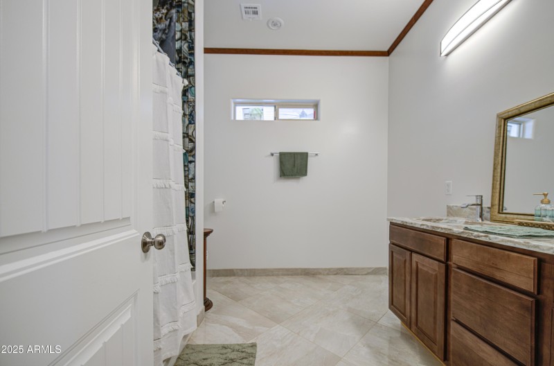 Bathroom 2-pic 1