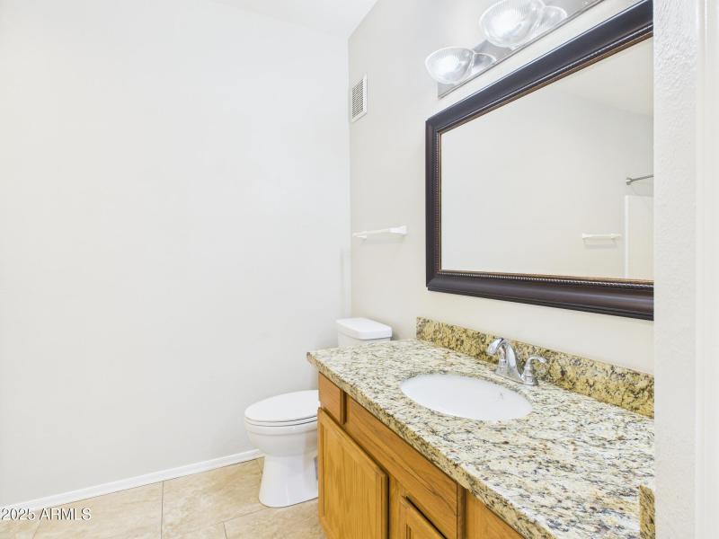 CAM02404G0-PR0127-STILL003