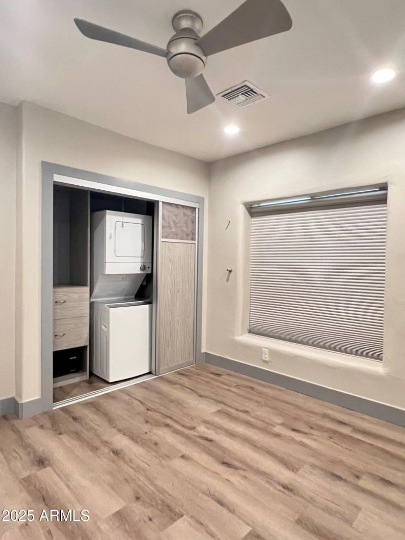 WASHINGTON BEDROOM WITH CLOSET SYSTEM AN