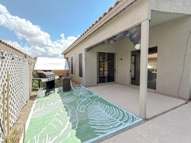 Large BBQ area & covered Patio