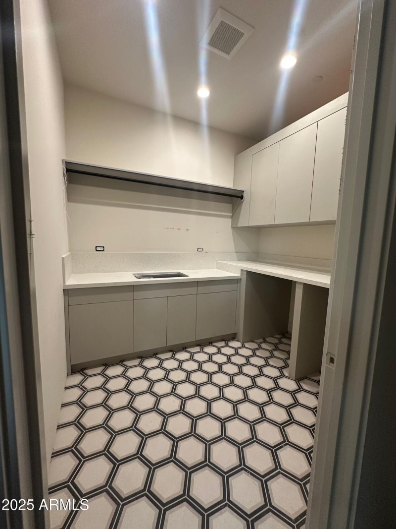 021_Laundry Room
