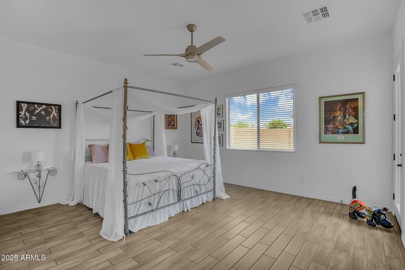 35-web-or-mls-Adams-35
