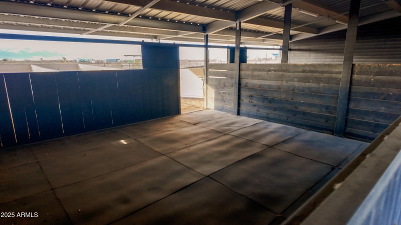 20x20 covered stall Blue Sky