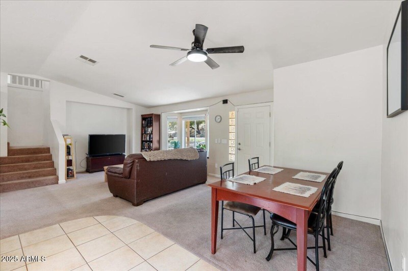 06-Breakfast Area & Living Room