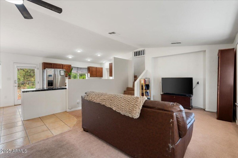 04-Entry to Living Room