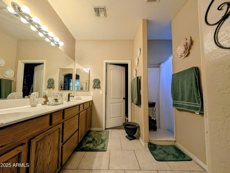 PXL_20250724_010333892~2