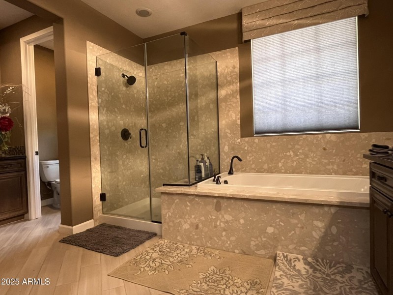 Primary tub/shower