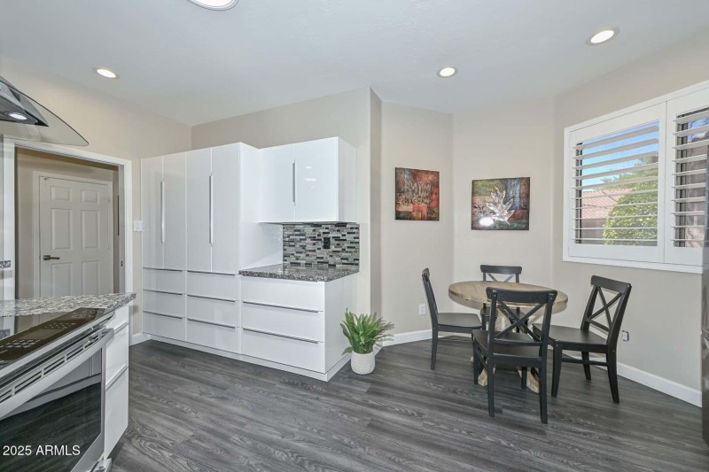Kitchen-Breakfast Room