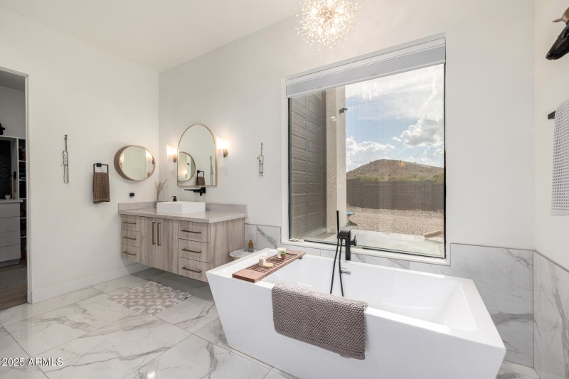 EN SUITE