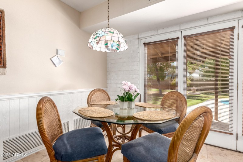 Breakfast area