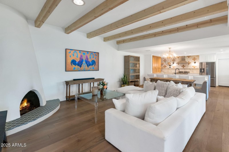 7311 E Manzanita Dr-large-021-016-TOD482