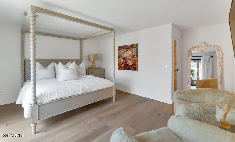 7311 E Manzanita Dr-large-024-036-TOD485