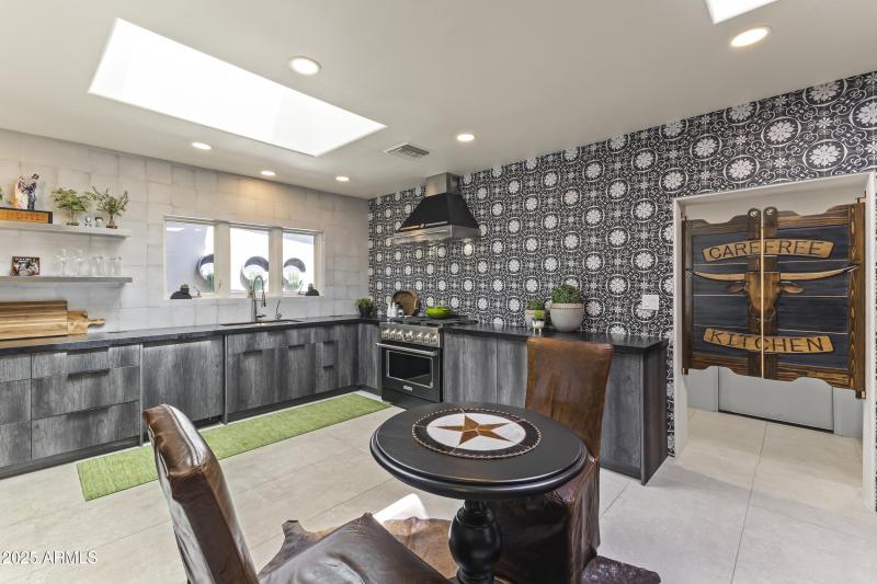 Carefree Kitchen at it's Finest