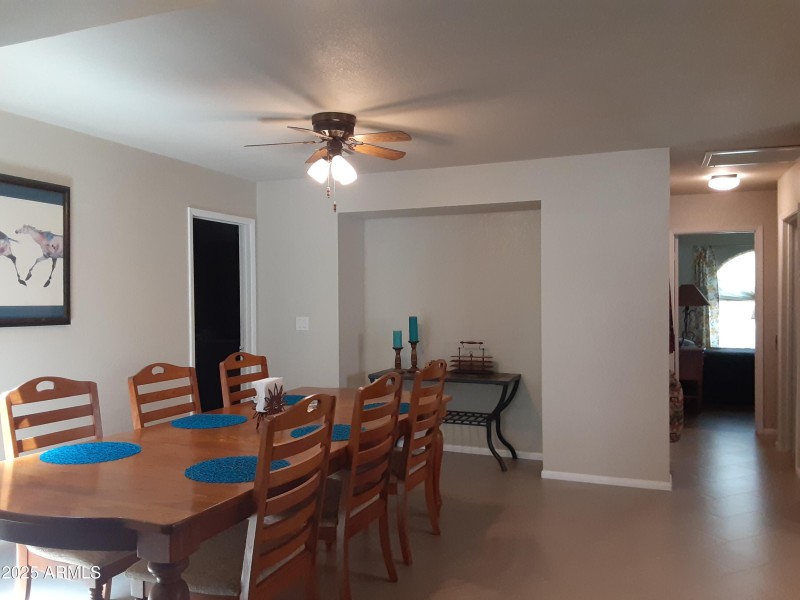 5-DiningRoom