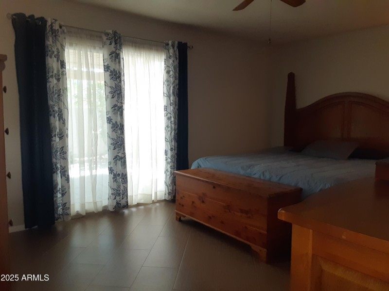 12-MasterBedroom