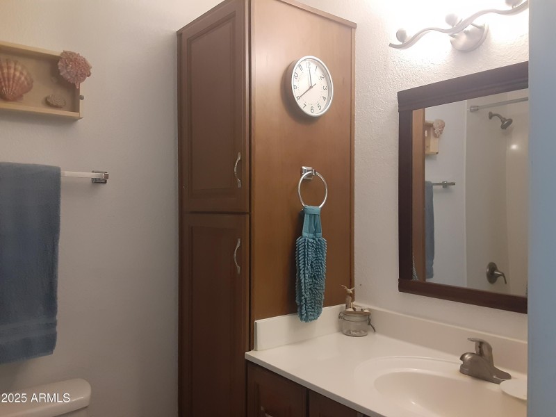 16-MasterBathroom