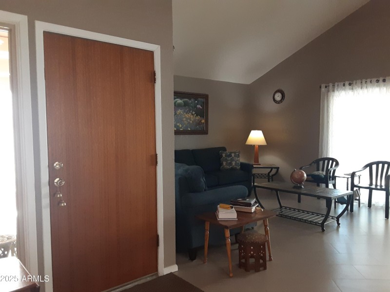 18-LivingRoom