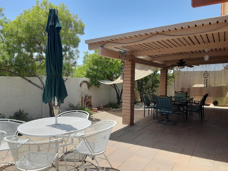 21-CoveredPatio