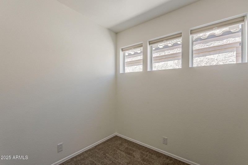24-web-or-mls-Renee-24