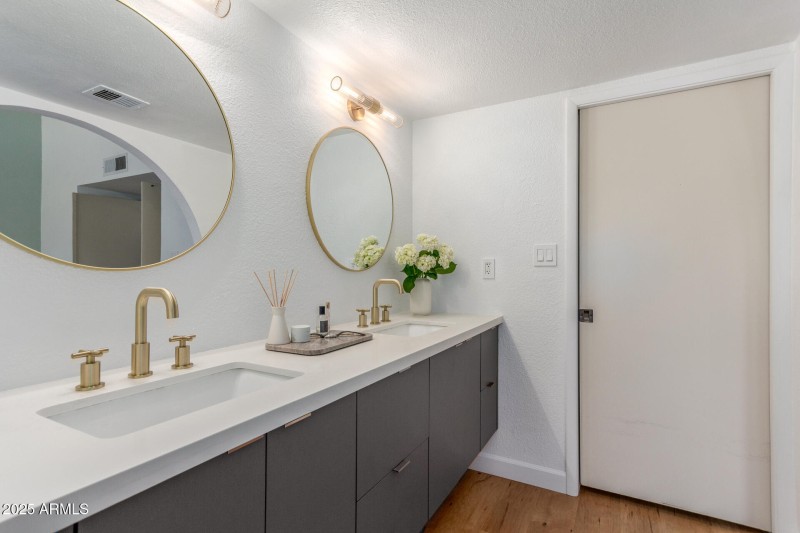 Primary Bath - Dual Vanity