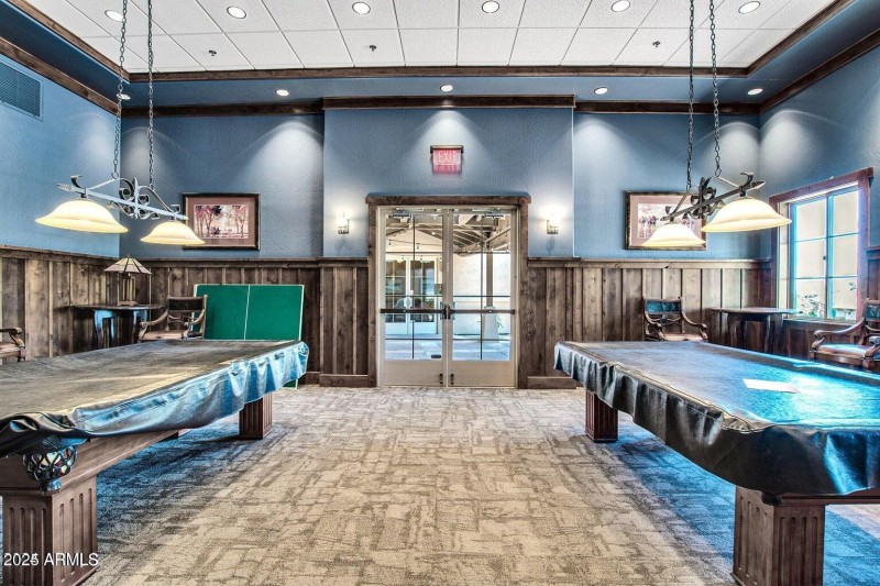 billiard room