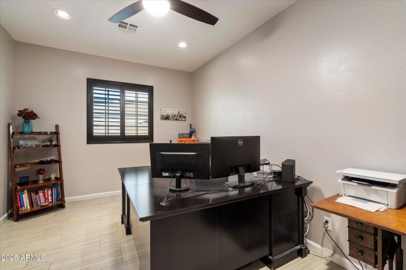 28-OFFICE BEDROOM