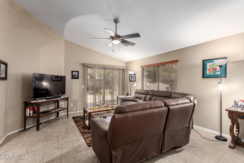 07 Family Room