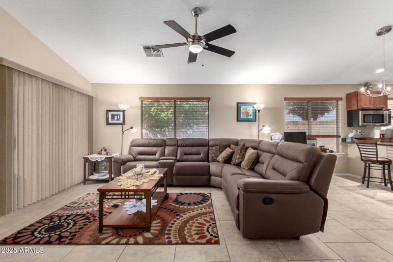06 Family Room
