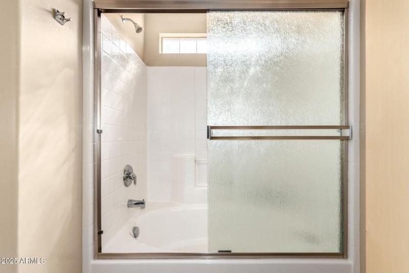 17 Master Bathroom