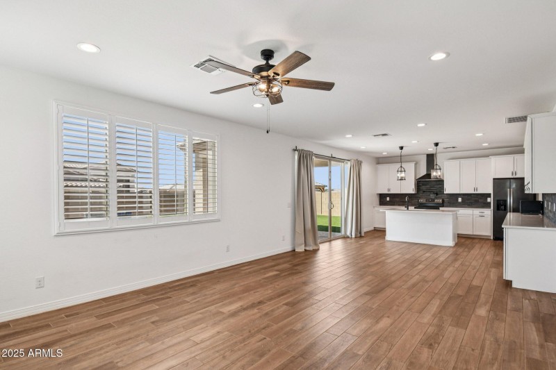 12-web-or-mls-E Joelle Dr-S2407-010