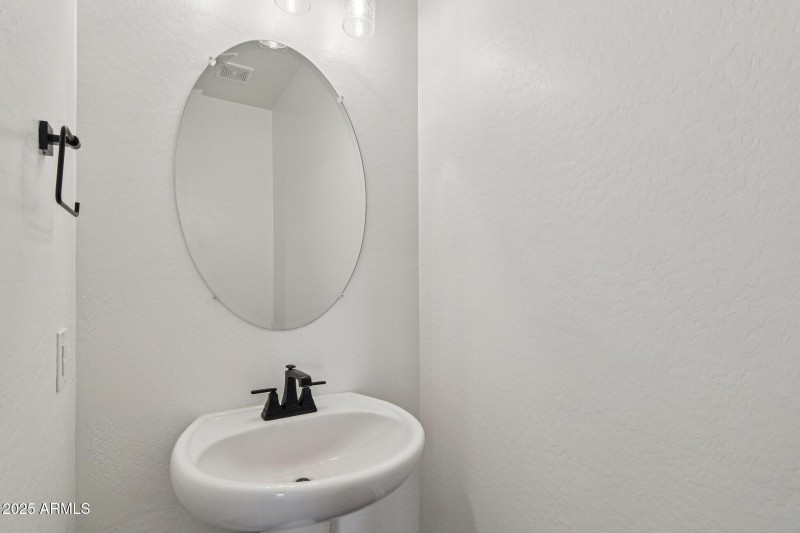 24-web-or-mls-E Joelle Dr-S2407-022