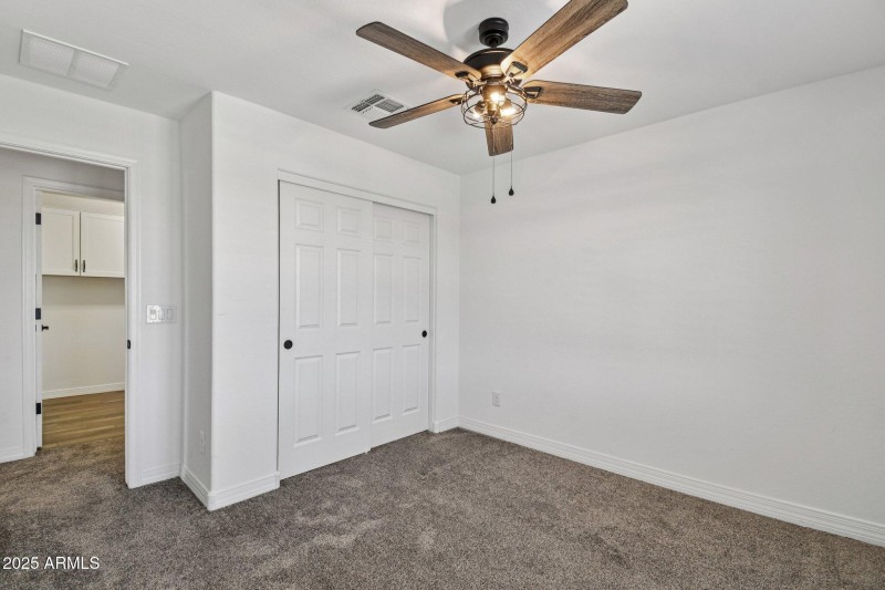 35-web-or-mls-E Joelle Dr-S2407-033